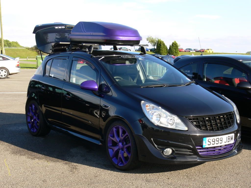 Spray painting Roof box